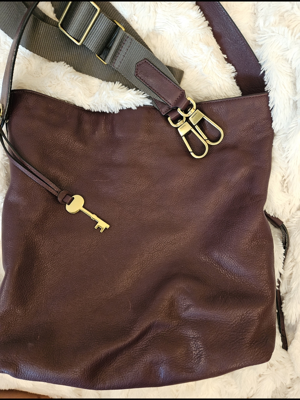 Fossil☆Leather Hobo Bag in Deep Burgundy - Picture 2 of 13